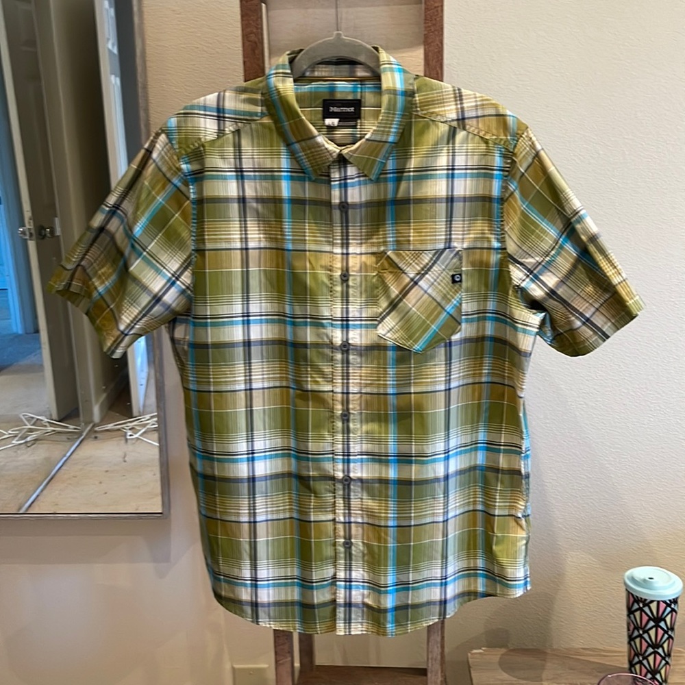 Men’s short sleeve Marmot button up shirt